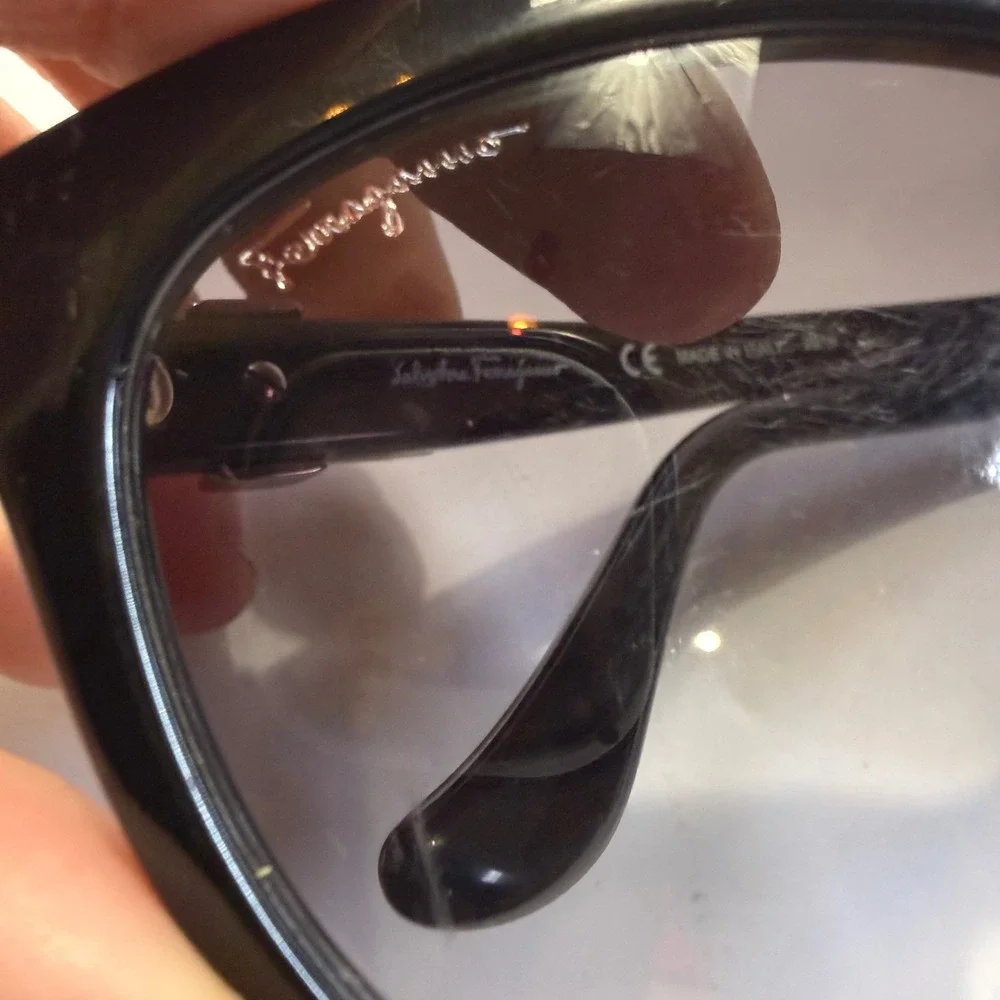 Salvatore Ferragamo SF760S 001 Black Cat Eye Vara Bow Sunglasses Italy 57-16-135